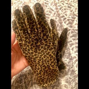 Cejon Soft Luxury Leopard Gloves